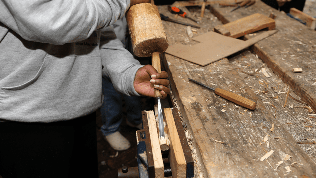 Michael Mount Waldorf School Teaching practical arts in the Waldorf elementary grades 12510