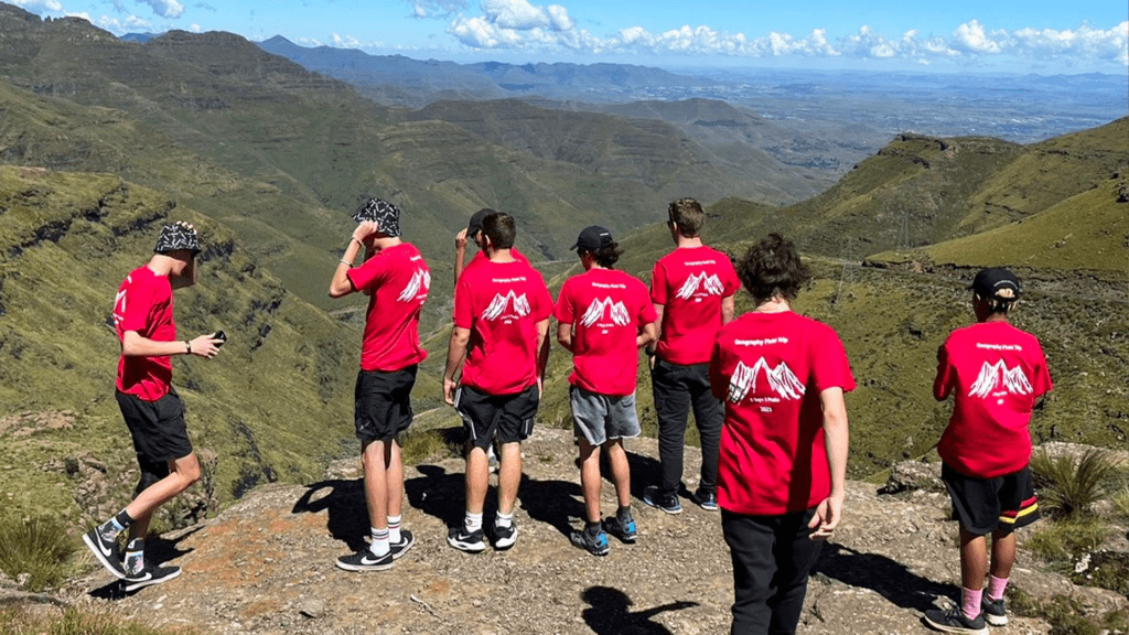 Michael Mount Waldorf School Class of 2023 12686