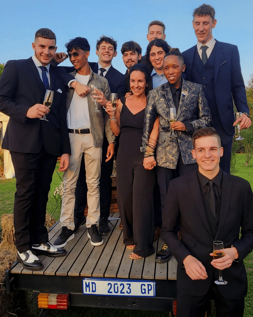 Michael Mount Waldorf School Class of 2023 12686