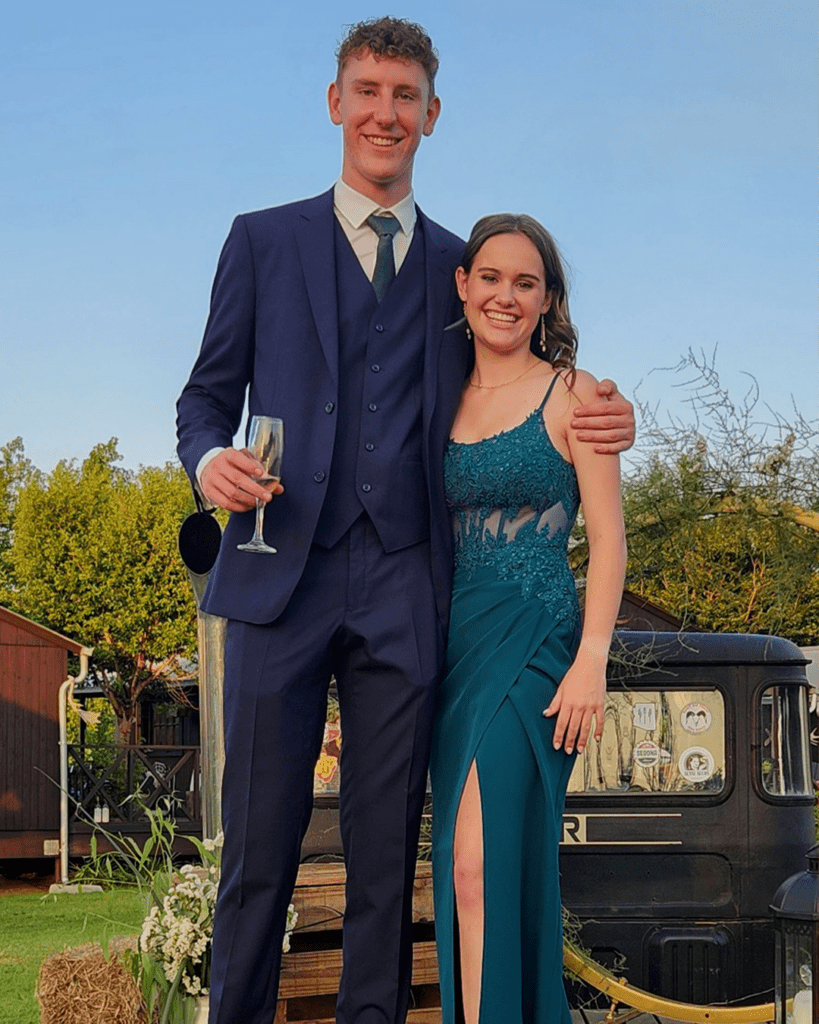 Michael Mount Waldorf School Class of 2023 12686