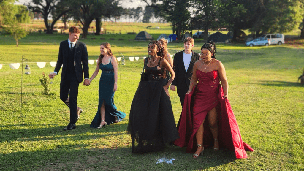 Michael Mount Waldorf School Class of 2023 12686