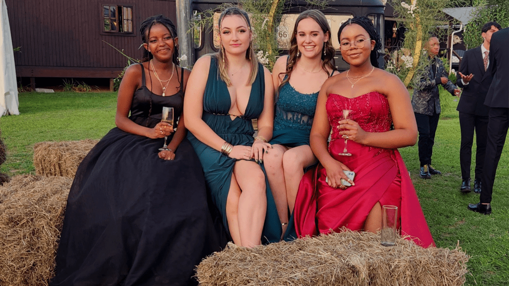 Michael Mount Waldorf School Class of 2023 12686