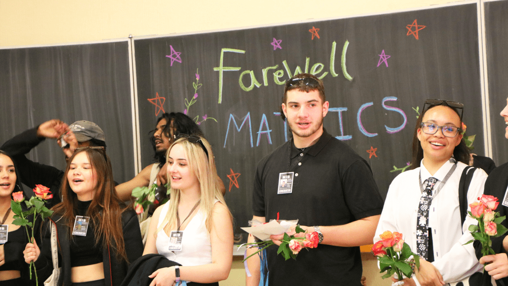 Michael Mount Waldorf School Class of 2023 12686