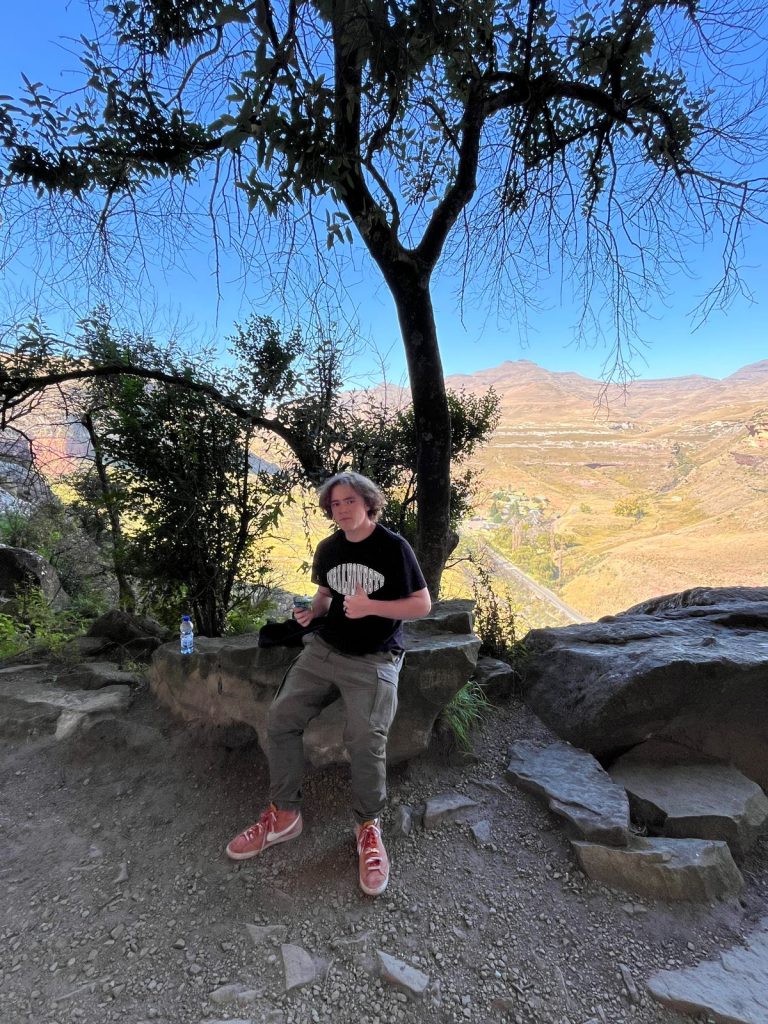 Michael Mount Waldorf School Class of 2024 13456