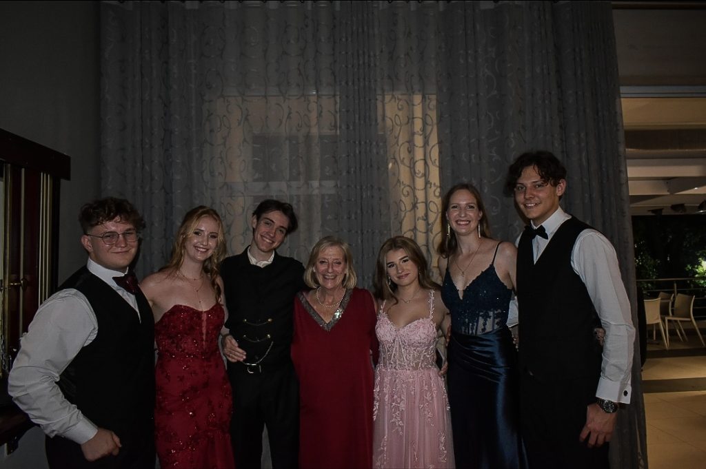 Michael Mount Waldorf School Class of 2025 32241