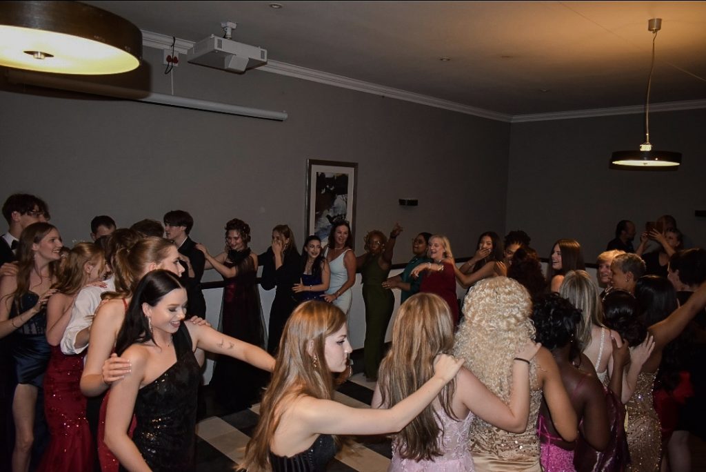 Michael Mount Waldorf School Class of 2025 32241