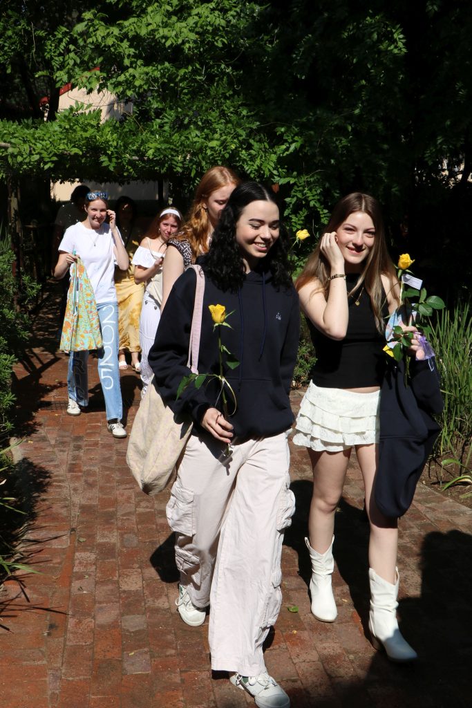 Michael Mount Waldorf School Class of 2025 32241